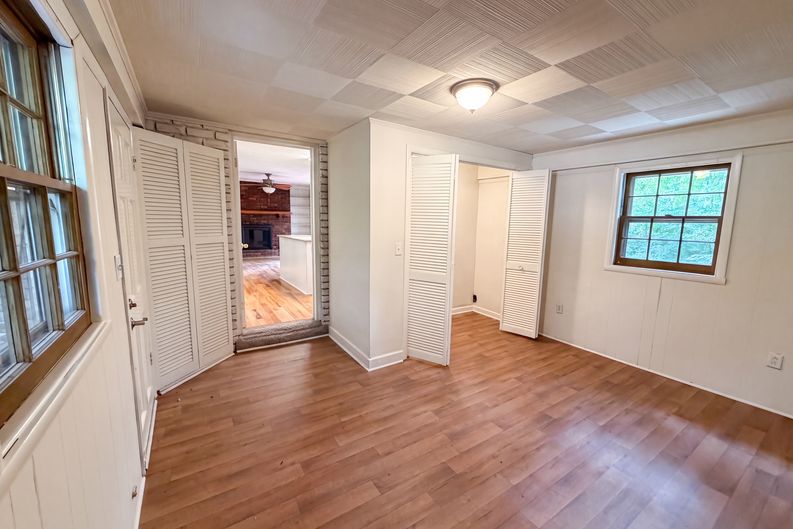 Photo 10 of 17 of 5148 Clearview Dr, Winston Salem, NC