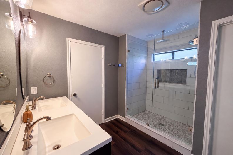 Photo 14 of 27 of 2226 Country Oaks Dr, Garland, TX