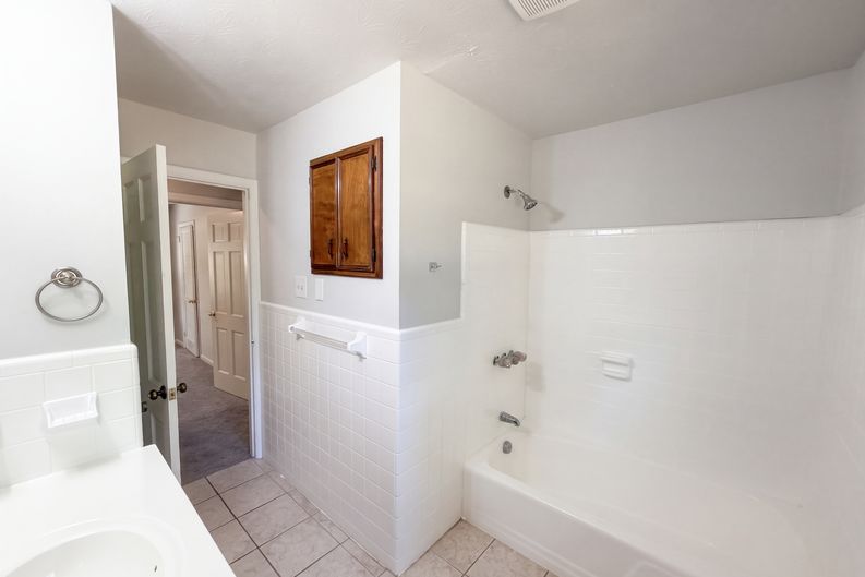 Photo 14 of 17 of 3224 Sandhill Dr, Fayetteville, NC