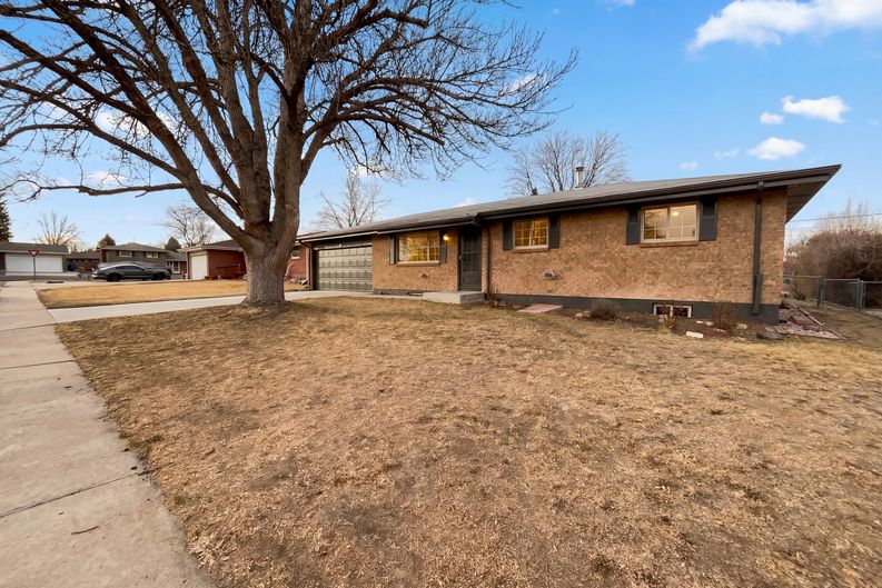 Photo 8 of 49 of 1027 N 1st St, Johnstown, CO