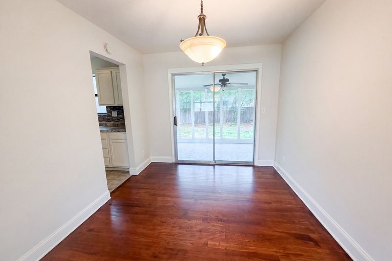 Photo 6 of 18 of 7520 Altus Dr S, Jacksonville, FL