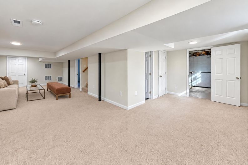 Photo 16 of 20 of 3007 Fairhill Rd, Fairfax, VA
