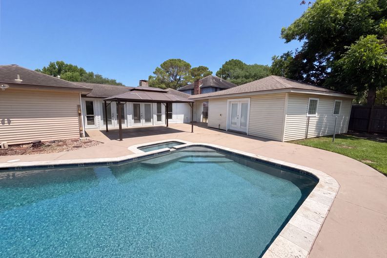 Photo 5 of 26 of 14923 Aspen Hills Dr, Houston, TX
