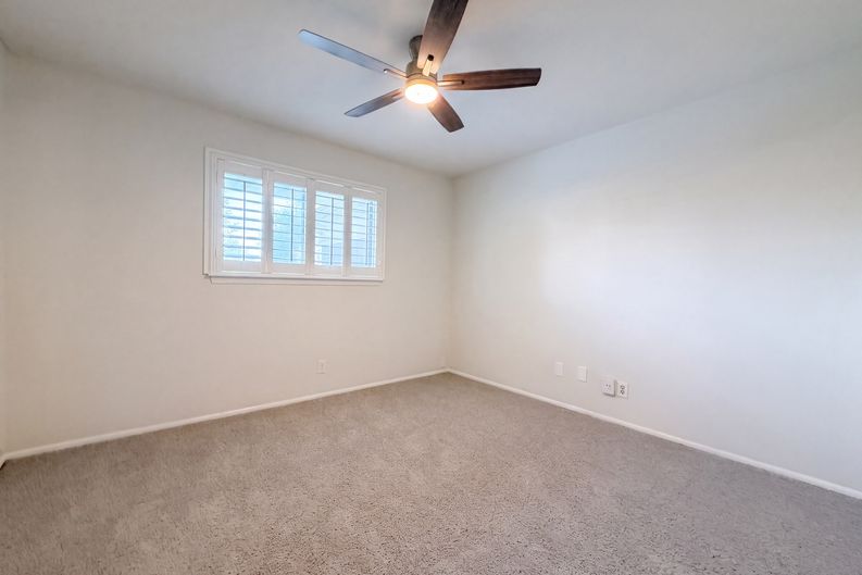 Photo 10 of 21 of 326 De Soto Dr, Universal City, TX