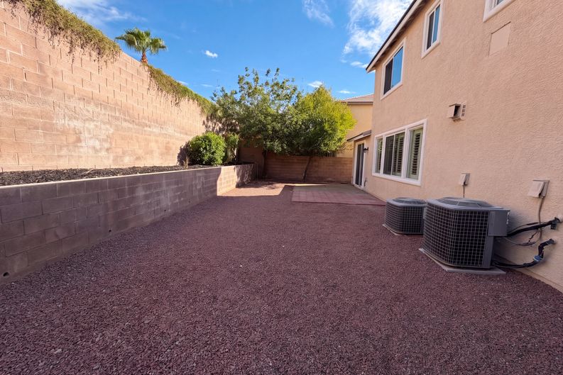 Photo 33 of 38 of 360 S Milan St, Henderson, NV