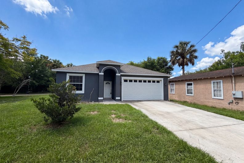 Photo 25 of 27 of 1013 W 11th St, Sanford, FL