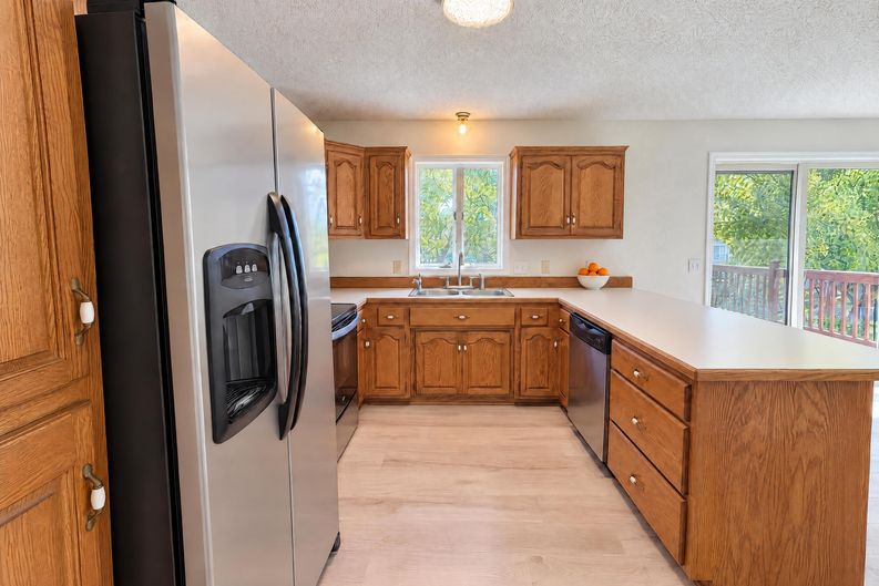 Photo 9 of 34 of 1122 Prairie Ct S, Shakopee, MN