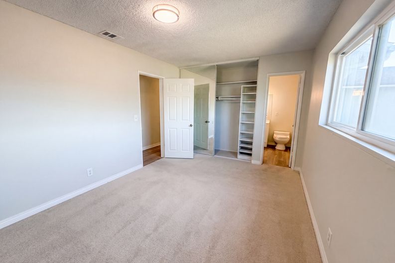 Photo 4 of 21 of 26934 10th St, Highland, CA