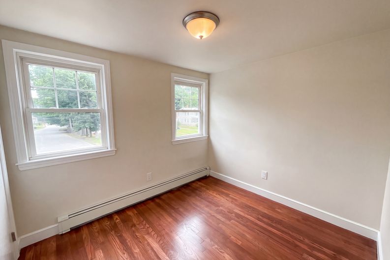 Photo 15 of 28 of 48 Woodlawn St, Randolph, MA