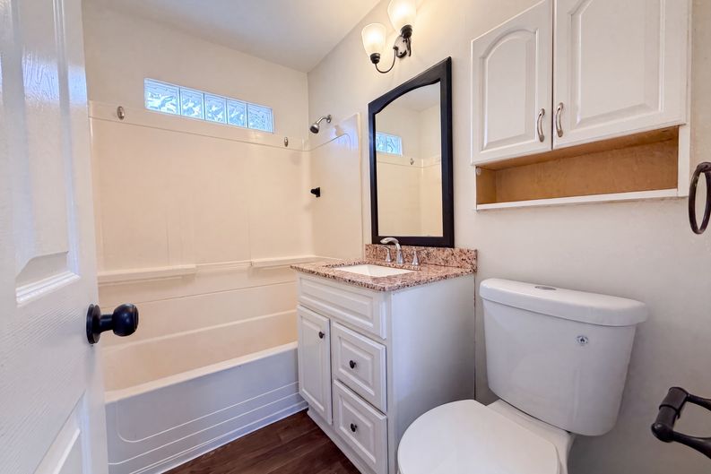 Photo 7 of 16 of 26375 Normandy St, Roseville, MI