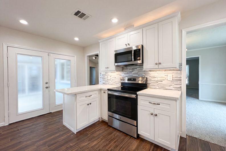 Photo 9 of 18 of 2503 Whispering Springs Dr, Spring, TX