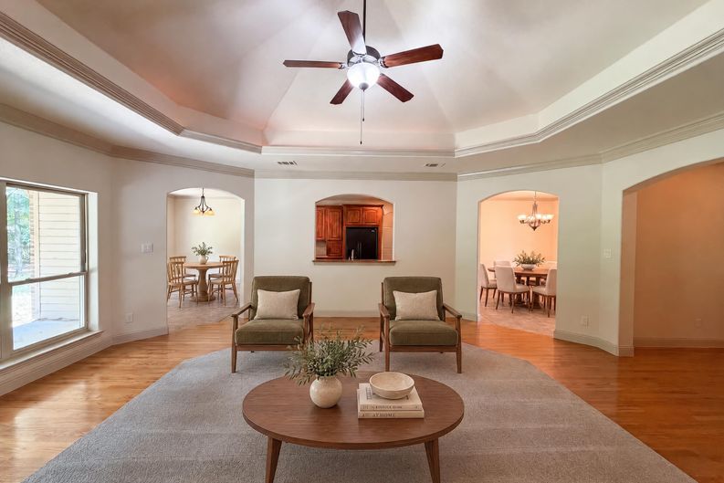 Photo 9 of 25 of 121 Rey Del Mar Cir, Weatherford, TX