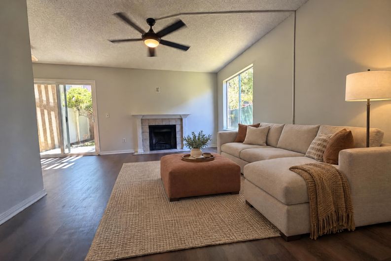 Photo 3 of 27 of 912 S Mountain Ave, Ontario, CA
