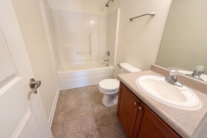 Photo 14 of 21 of 2516 Boxford Ln, Cordova, TN