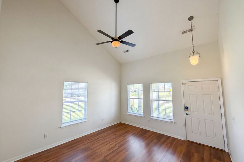 Photo 7 of 17 of 147 Lake Jogassee Dr, Summerville, SC