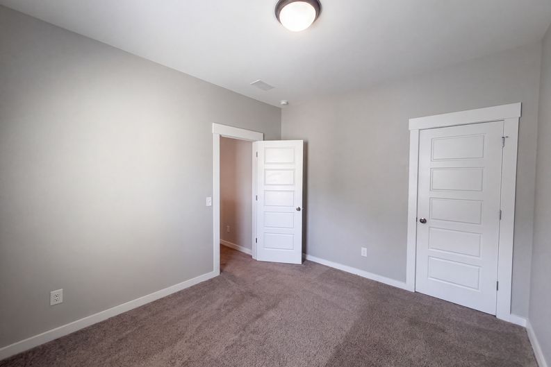 Photo 14 of 26 of 2021 Codorus Ln, Hanahan, SC