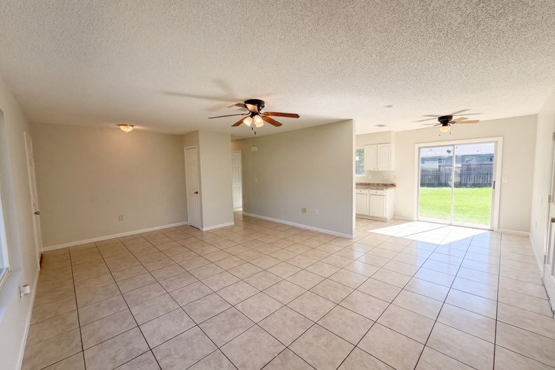 Photo 8 of 17 of 8801 SE 89th St, Ocala, FL