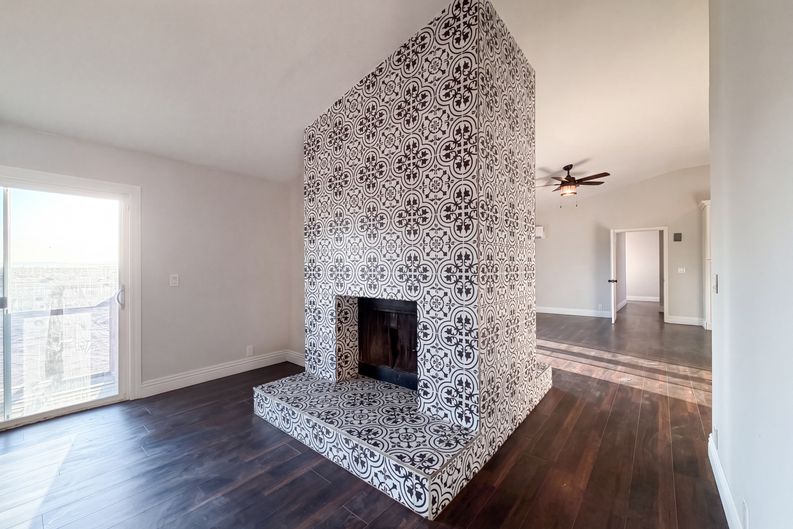 Photo 13 of 40 of 1401 60th St W, Rosamond, CA