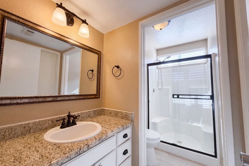 Photo 9 of 22 of 5539 W Avenue L6, Lancaster, CA