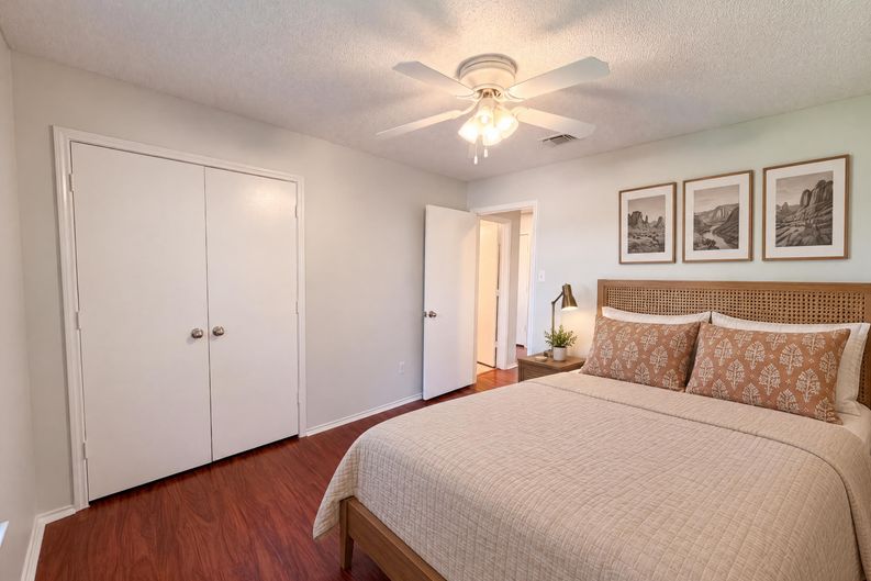 Photo 14 of 18 of 502 Anice Ln, Euless, TX