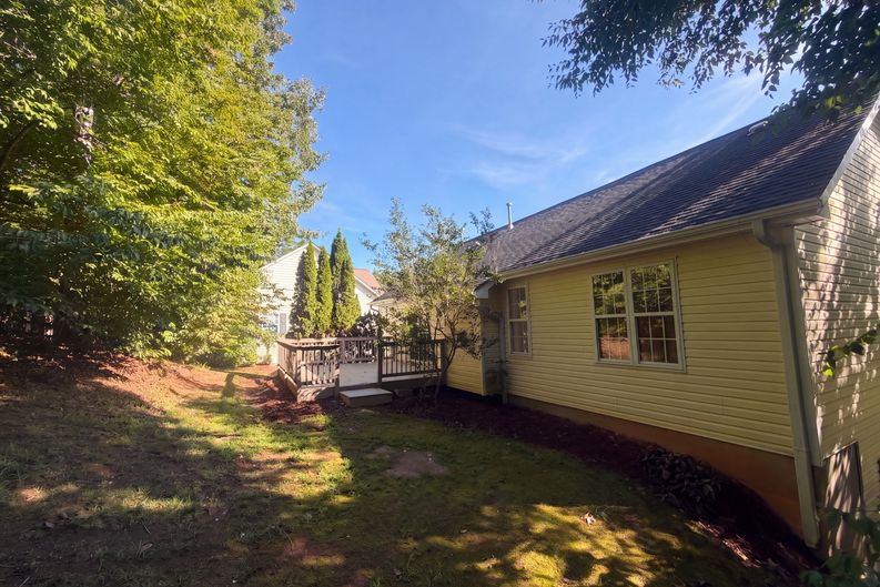 Photo 5 of 22 of 6205 Lea Ray Dr, Greensboro, NC