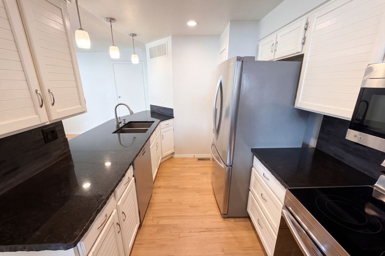 Photo 7 of 35 of 10471 W 83rd Pl, Arvada, CO