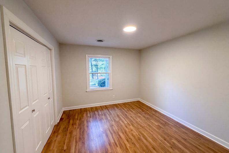 Photo 4 of 19 of 1524 Mt Holly Huntersville Rd, Charlotte, NC
