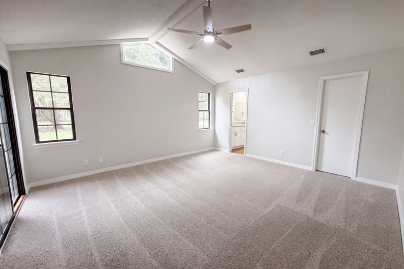 Photo 4 of 53 of 5082 SW 31st St, Ocala, FL
