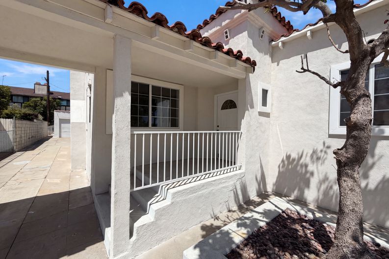 Photo 21 of 31 of 817 S 9th St, Alhambra, CA