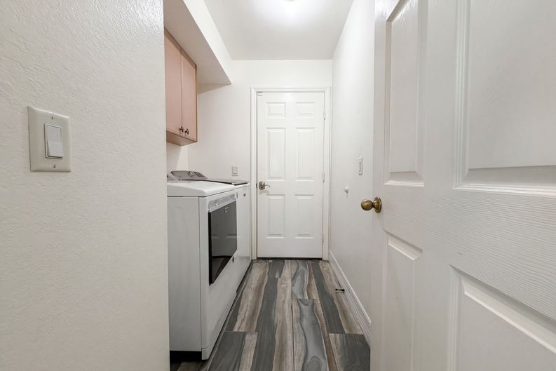 Photo 8 of 23 of 102 SE 43rd Ln, Cape Coral, FL