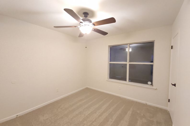Photo 7 of 14 of 3118 Caliente Ln, Rex, GA