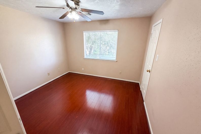 Photo 18 of 28 of 4215 River Ranch Dr, Pasadena, TX