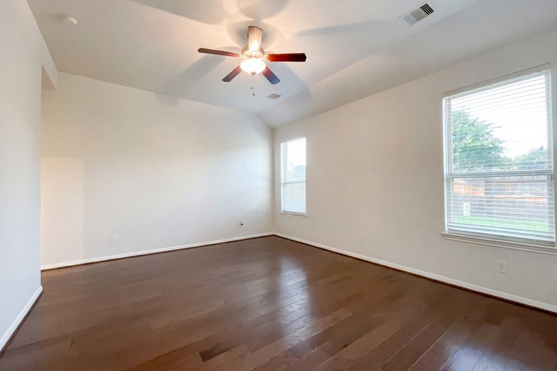 Photo 4 of 19 of 21205 Timber Bluff Ln, Porter, TX