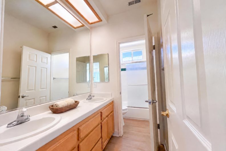 Photo 31 of 45 of 1418 Yukon St, Davis, CA