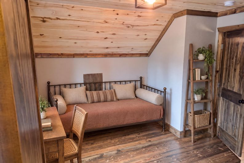 Photo 8 of 17 of 113 Blackberry Ct, Westcliffe, CO
