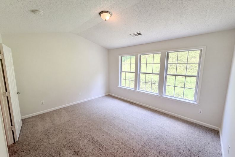 Photo 17 of 30 of 9155 Nesbit Ferry Rd, Alpharetta, GA