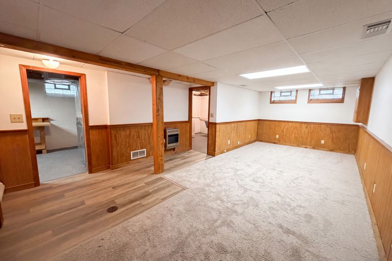 Photo 12 of 24 of 971 Learidge Rd, Cleveland, OH