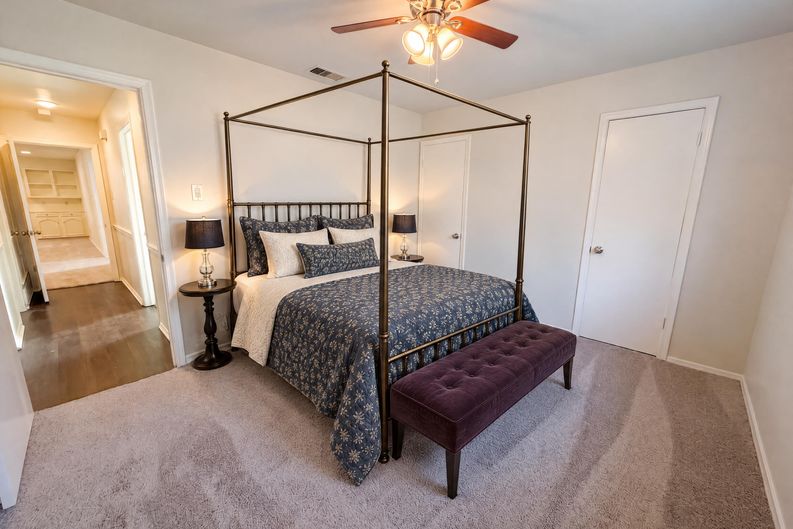 Photo 16 of 24 of 821 Glen Oaks Blvd, Dallas, TX