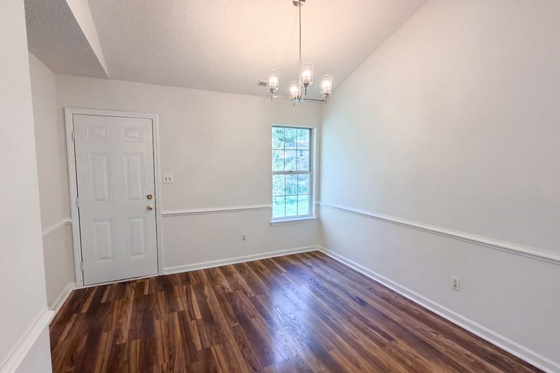 Photo 7 of 17 of 6223 Sunbridge Ct, Charlotte, NC