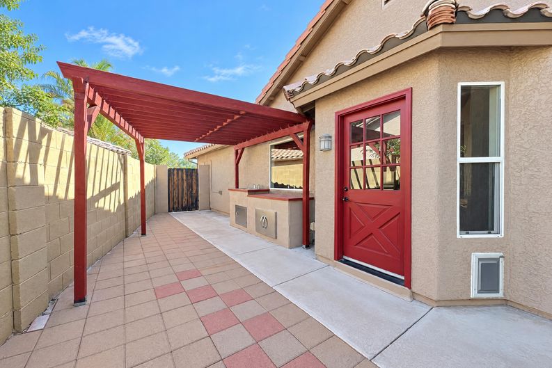 Photo 9 of 25 of 7746 W Wahalla Ln, Glendale, AZ