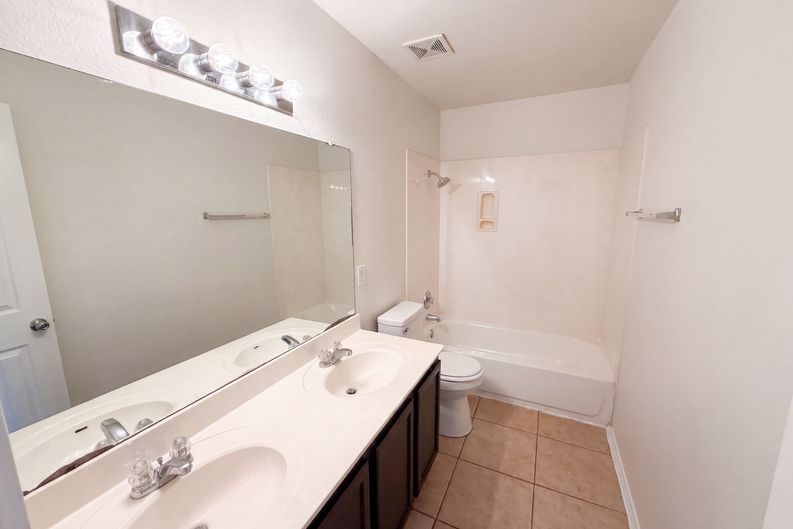 Photo 12 of 19 of 404 Timothy John Dr, Pflugerville, TX