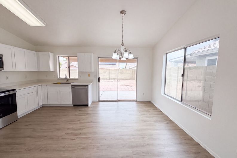 Photo 9 of 25 of 2945 E Hononegh Dr, Phoenix, AZ