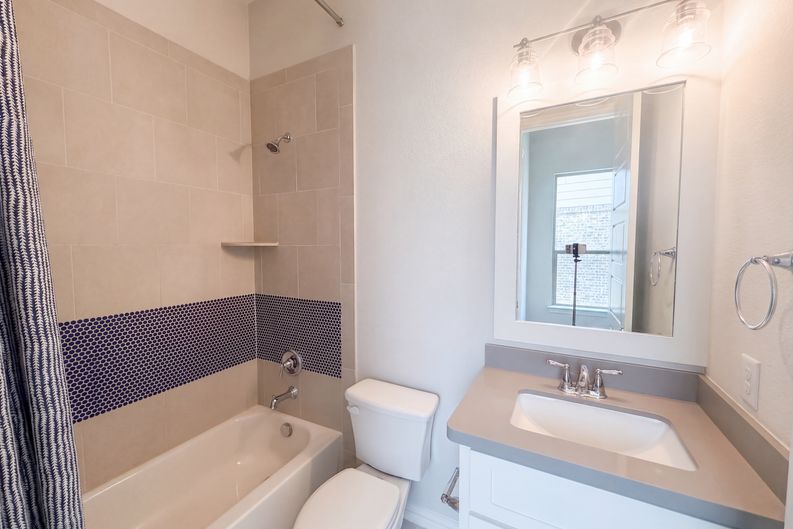 Photo 15 of 37 of 11509 Misty Ridge Dr, Roanoke, TX