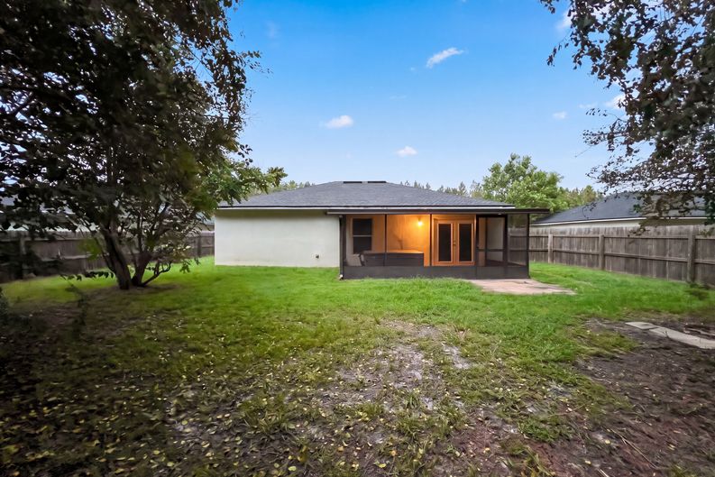 Photo 5 of 25 of 37091 Southern Glen Way, Hilliard, FL