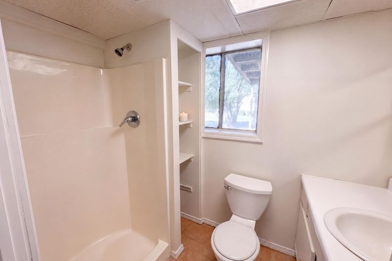 Photo 14 of 20 of 5807 Cobbrook Dr, Ellenwood, GA