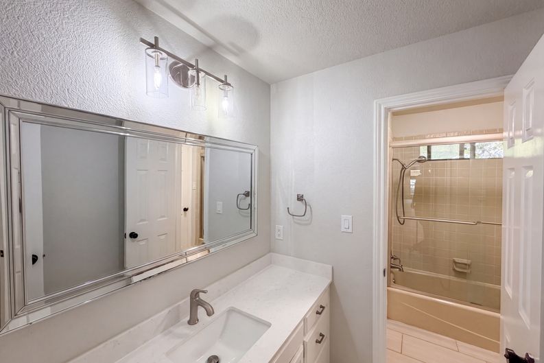 Photo 16 of 21 of 9 Muirfield Ct, Roanoke, TX