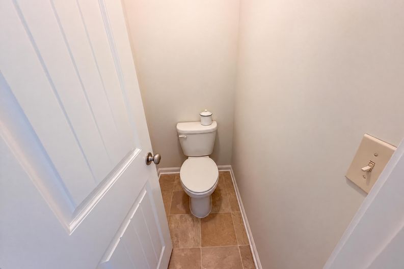 Photo 27 of 41 of 821 Walnut Woods Dr, Braselton, GA