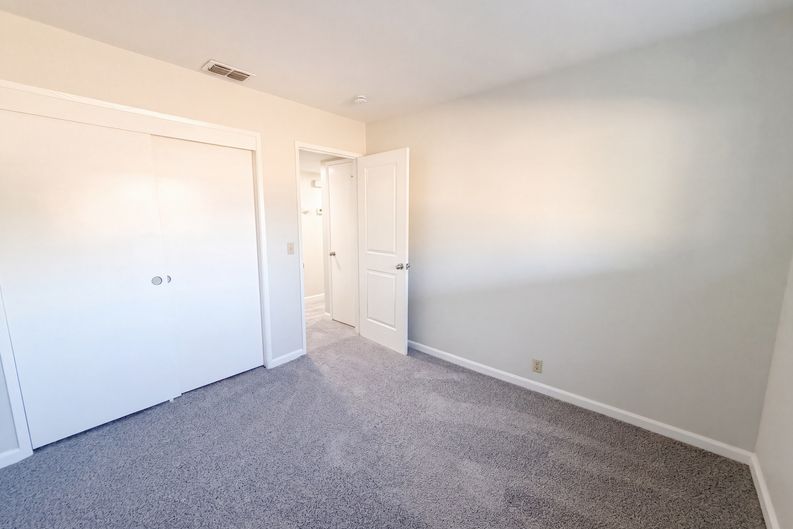 Photo 12 of 25 of 3525 Astral Dr, Sacramento, CA