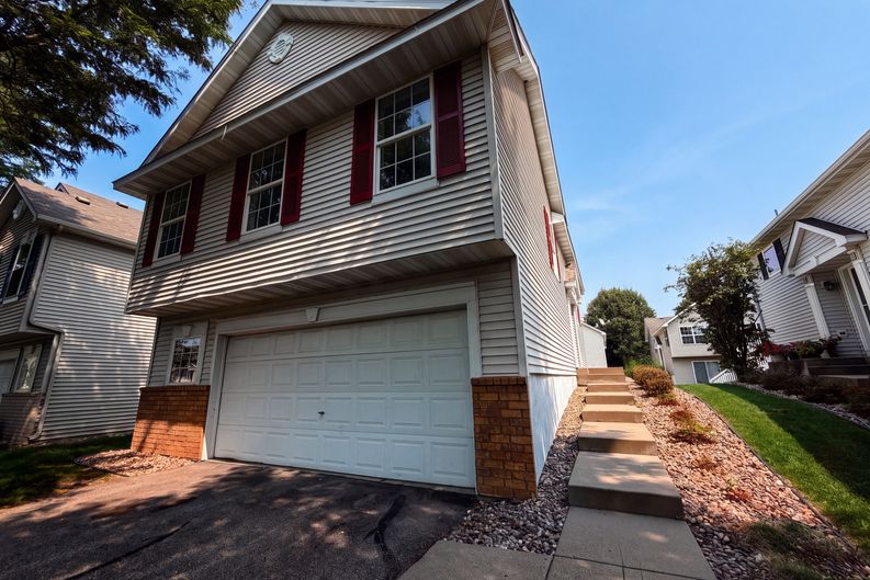 Photo 17 of 20 of 7476 Hampton Ln, Shakopee, MN