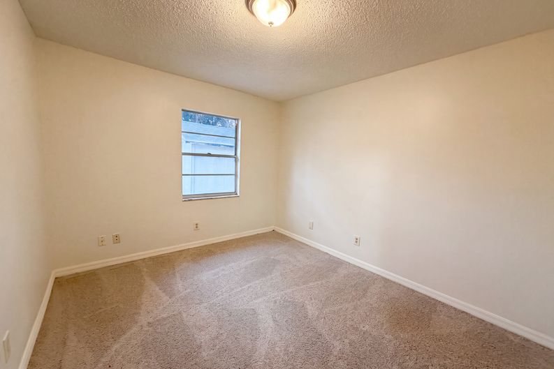 Photo 10 of 20 of 4209 E Alene Dr, Tampa, FL